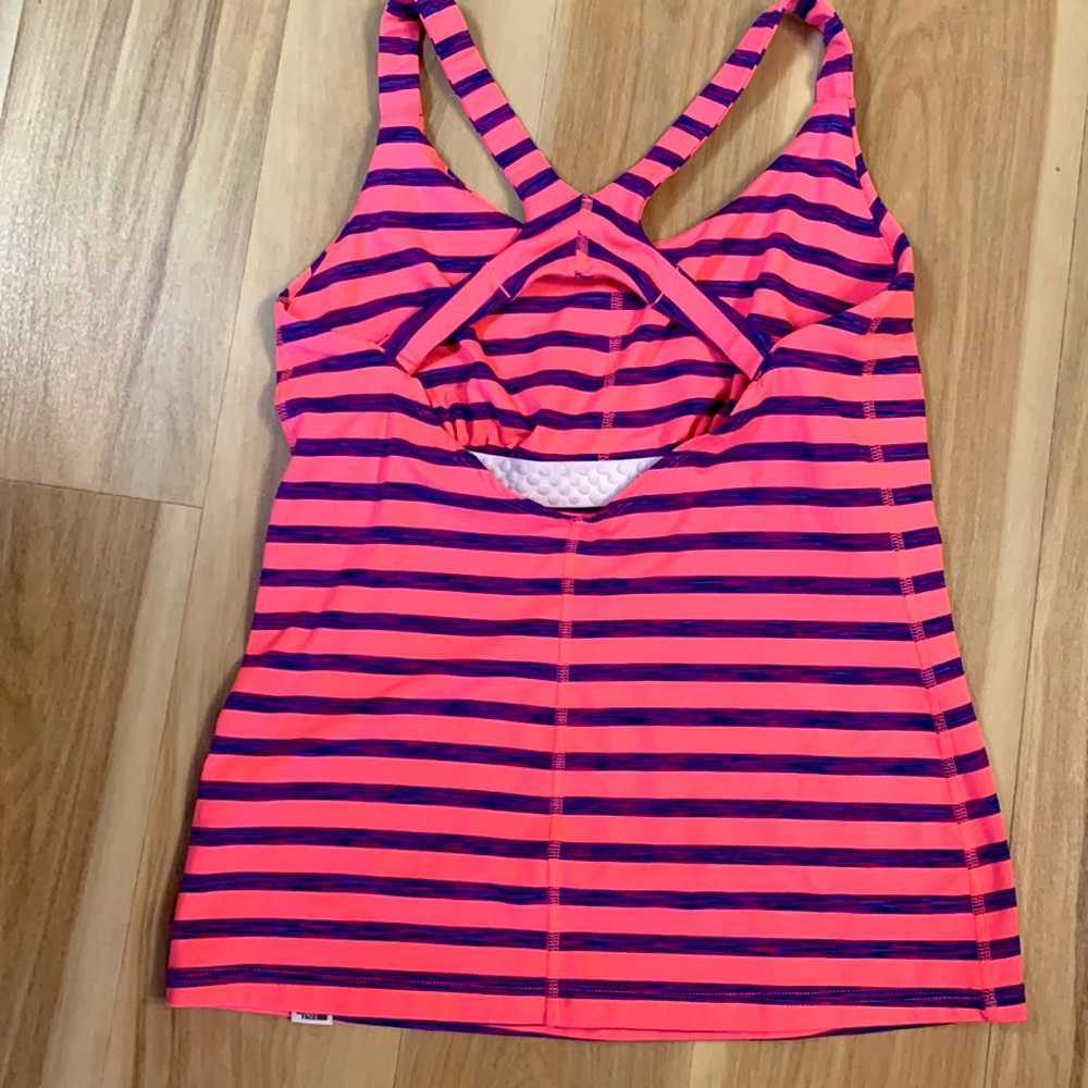 North Face top. Size M. - Picture 3 of 5